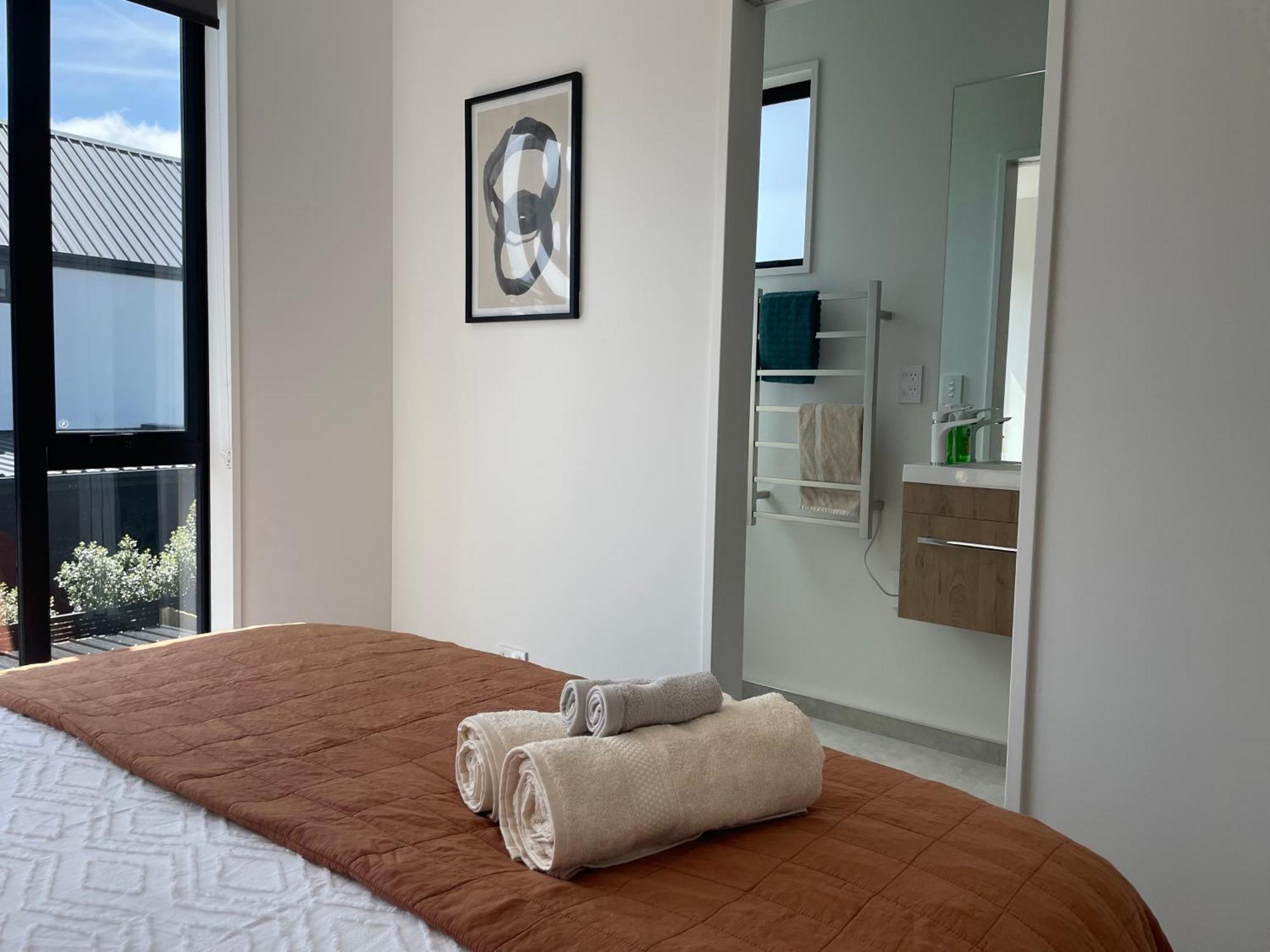 Luxury 2 Bedroom Townhouse Opposite Merivale Mall Christchurch Exterior foto
